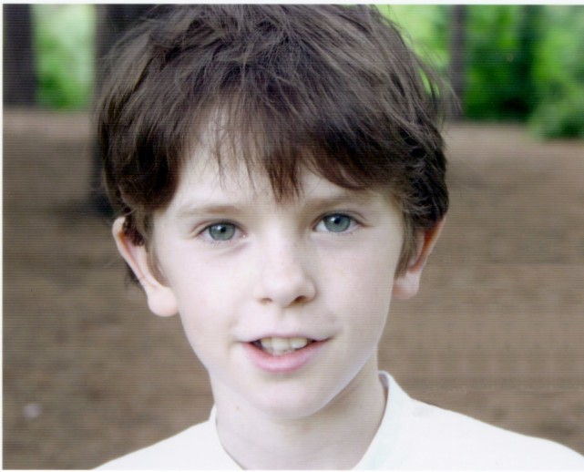 《良医》男主演弗莱迪·海默忽然公开宣布已婚 妻子身份曝光