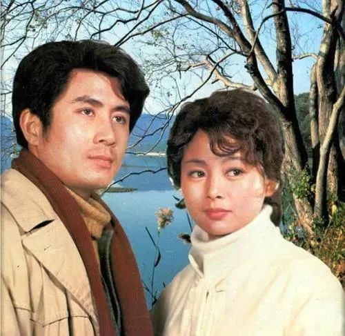 80年代电影女神张瑜23岁成影后28岁到美国留学如今怎样