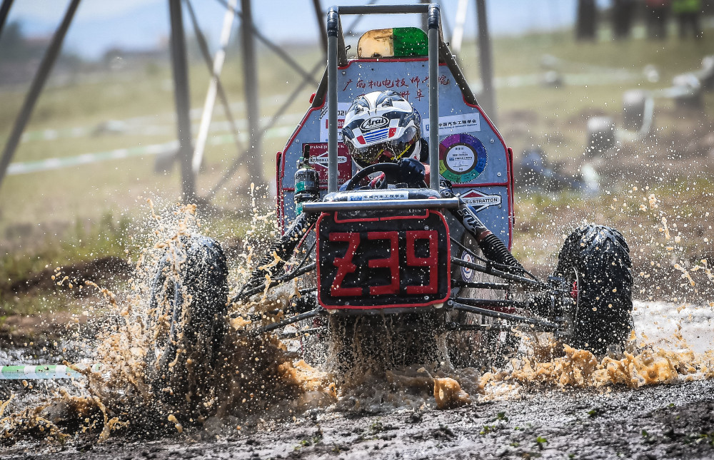 (体育)2021年中国汽车工程学会巴哈大赛(襄阳站)举行