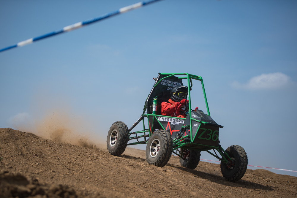 体育2021年中国汽车工程学会巴哈大赛襄阳站举行2