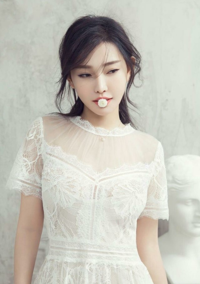 90后山东潍坊女演员童菲,性感迷人