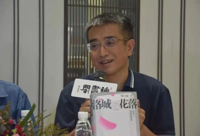 杨晓林法律是权益性的文学更多的是疗愈性