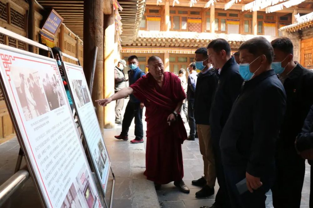 考察组实地考察了塔尔寺,宏觉寺,金塔寺,法幢寺,东关清真寺等寺庙和