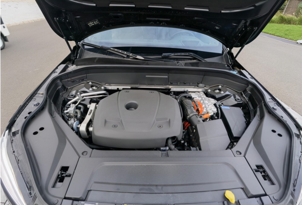 0t发动机应用于xc90时也曾让不少人疑惑不解,但随后沃尔沃用出色的