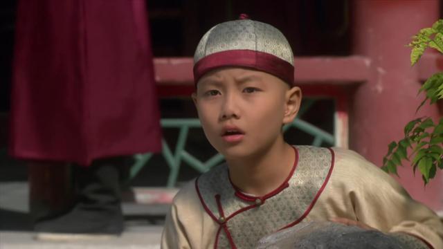 为什么四阿哥弘历选甄嬛为养母而不是后台更厉害的皇后或华妃