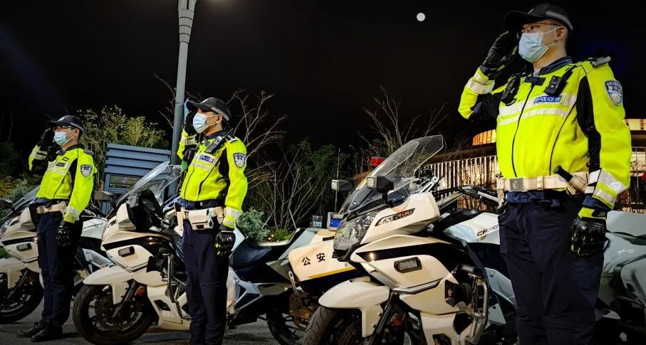 賢城鐵騎騎警隊正式發車