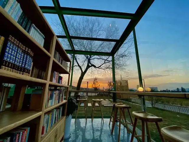 善行玻璃书屋启示录诗和田野不在远方