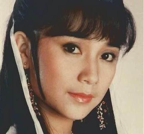 三胎妈妈傅娟:为生儿子诞下三千金,如今二女儿红遍娱乐圈