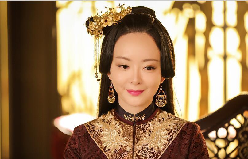 白眉大侠26年:女主已去世9年!严英云演杨幂罗晋热巴祝绪丹的妈_腾讯新