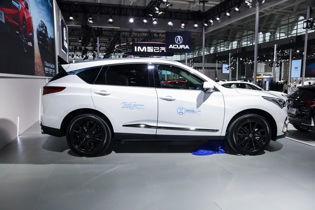 2021天津车展:就是帅!实拍广汽讴歌rdx钛金暗夜限量版