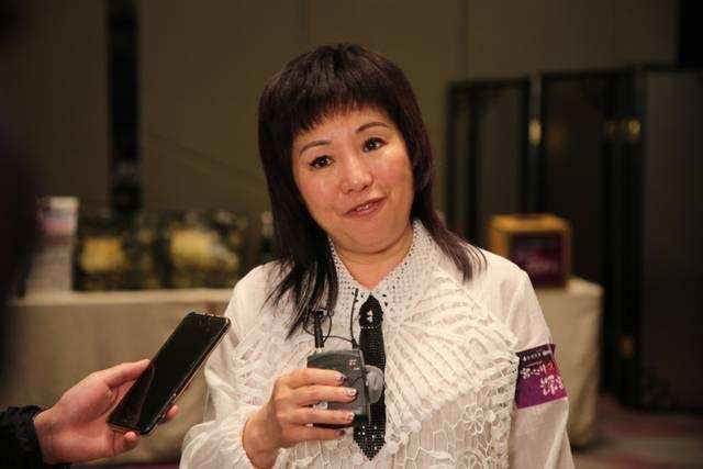 曾志伟升职后再有大动作,力邀金牌监制梅小青复出,对方态度坚决