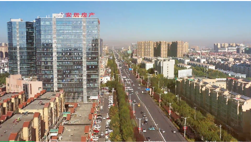 伊宁市扮靓城市迎国庆