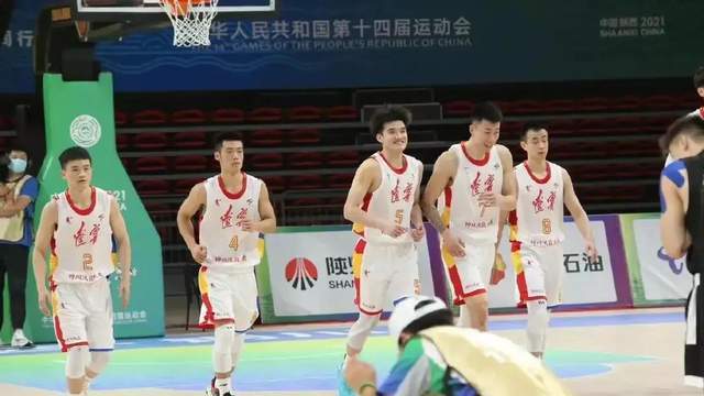 王加冕 接班赵继伟？辽篮99年后卫不怵广东，无缘下赛季CBA，杨鸣失策了