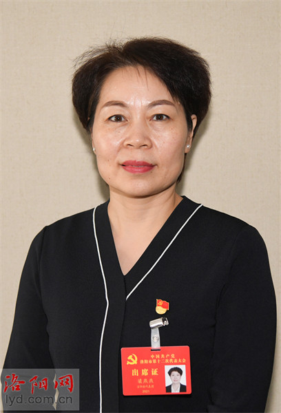 抓好服务小切口做好治理大文章访市第十二次党代会代表梁燕燕