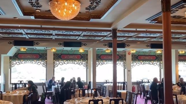 赌王家族的珍宝海上餐厅曝光内部装修奢华如宫殿如今面临倒闭