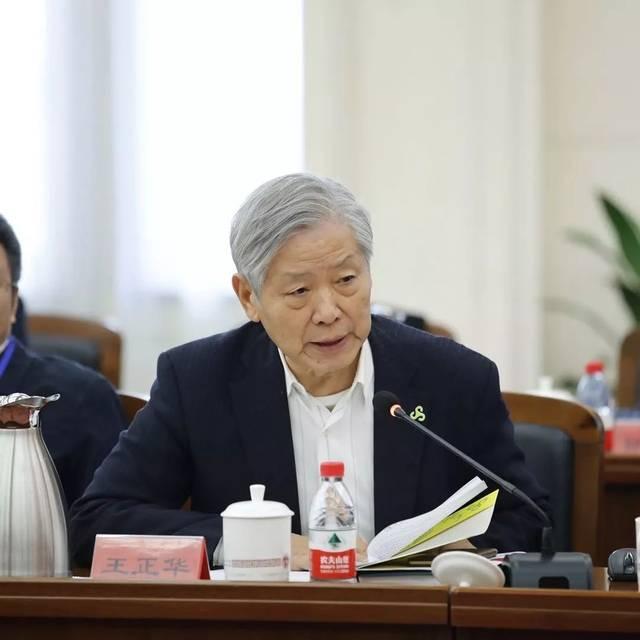 上海富豪白手起家,打造国内最大民营航空企业,身价109亿