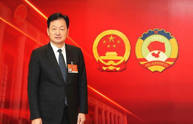 秦英林弟弟把彩礼钱借他养猪如今身家千亿弟弟却还是普通人