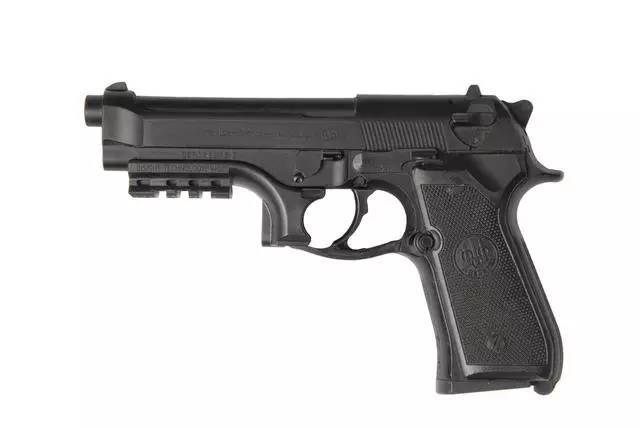 伯莱塔m9手枪背包里的东西m249班用自动武器saw美军步兵排以上的单位