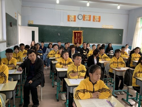 强化教研谱新篇"——开原市第五教育联盟核心校开原八中送教下乡活动