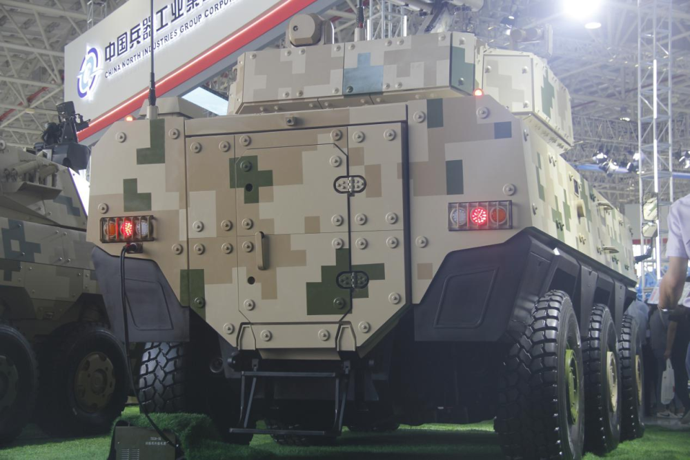 霸气外露最新型vn22步兵战车亮相珠海造型前卫还有一项独门绝技