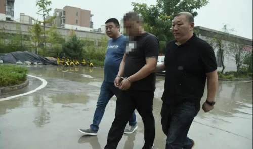 洛南县公安局成功劝投省督案件涉黑逃犯数名犯罪嫌疑人已悉数落网