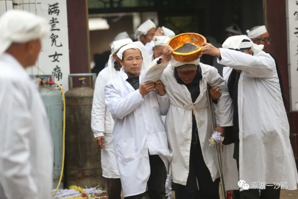 实拍:一场兴平葬礼_腾讯新闻