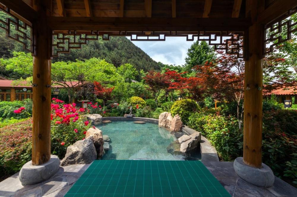 麦积山温泉,是麦积山国家5a级旅游景区五大子景区之一,位于麦积城区