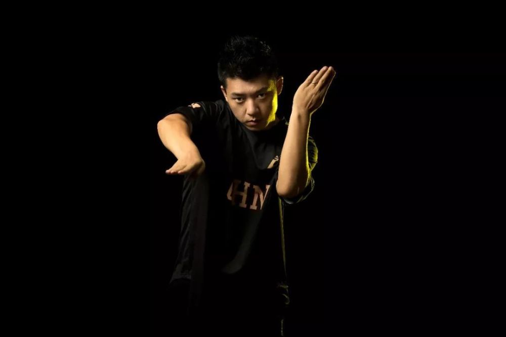 说到这里不得不提一个街舞圈的og元老——石头(真名:史健凯)他不仅是