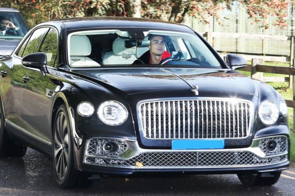 C罗在价值1700万英镑的汽车收藏中增加了一辆16 4万英镑的宾利 全网搜