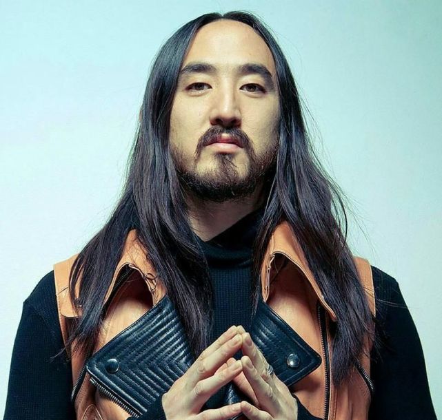 史蒂夫青木参加dearmoon竞赛并赢得星际飞船太空之旅船票