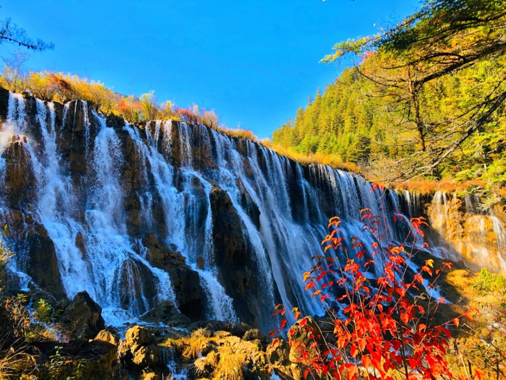 旅遊服務提檔升級,智慧景區實現新跨越,一個以九寨溝景區為核心的