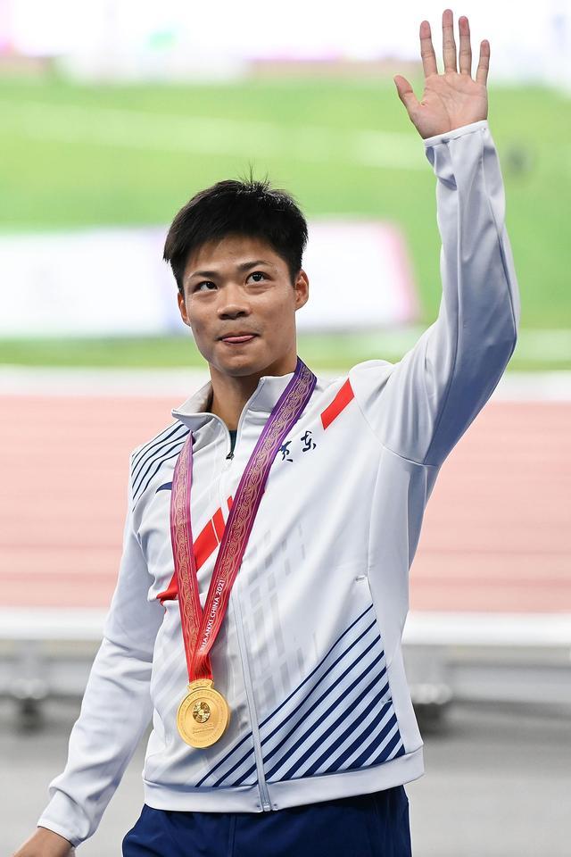 苏炳添最强赛季五次跑进10秒打破黑人亚洲纪录全运战胜谢震业