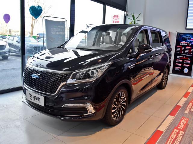 大7座家用mpv,侧滑门成亮点加个人还便宜,实拍长安欧尚科尚