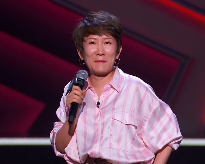 继李雪琴之后,铁岭又出一位女脱口秀演员,张踩玲的表演太好笑!