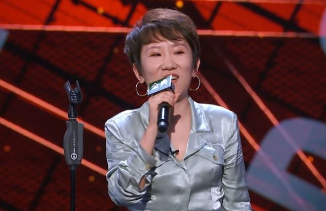 继李雪琴之后铁岭又出一位女脱口秀演员张踩玲的表演太好笑
