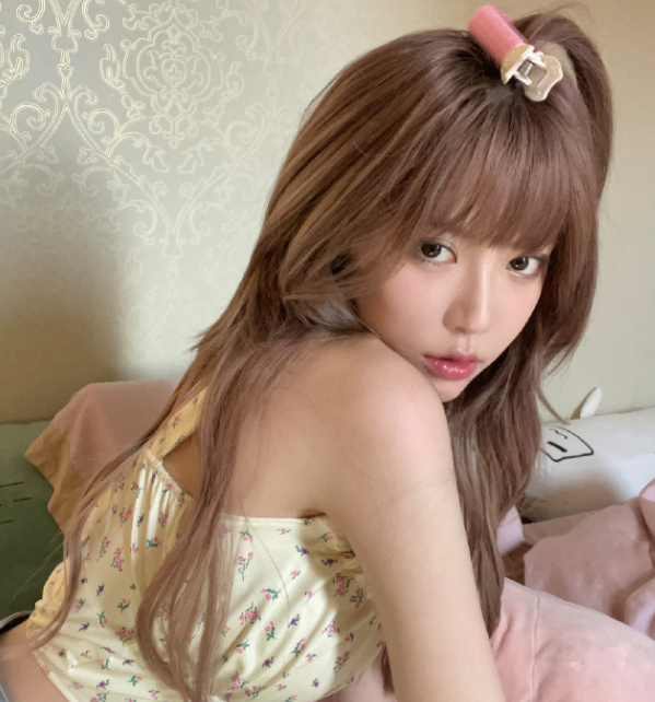 周淑怡玩永劫无间吐槽男生安全裤被喷惨霸气回怼爱看不看