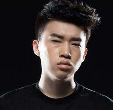 rng上野毁灭欧服王者段小虎26把上大师用的全是新套路