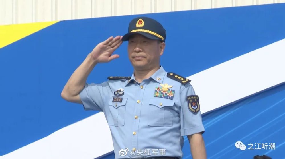 中国空军新任司令员亮相