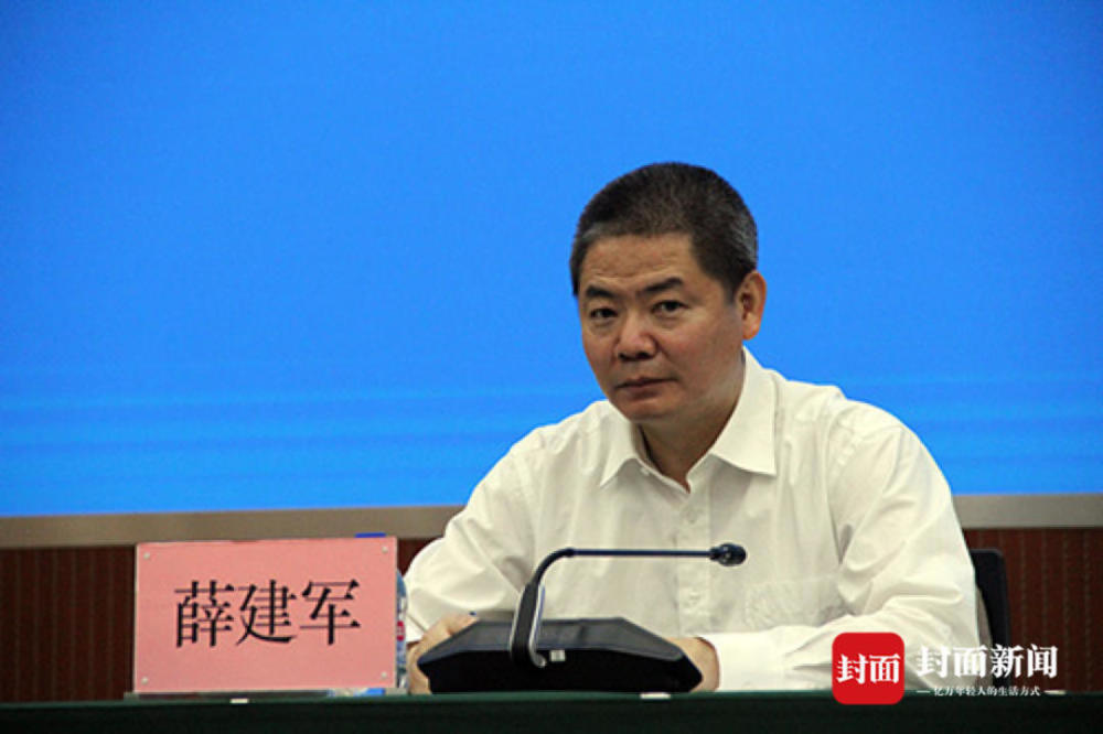 9月29日,中国气象局举行10月新闻发布会,国家气象中心副主任薛建军在