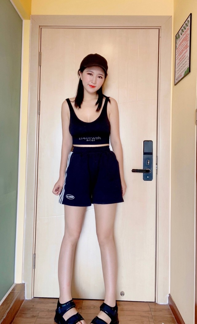 在娱乐圈的时候,"沈樵"的艺名是沈侨,这位女演员虽然名气不大,但她