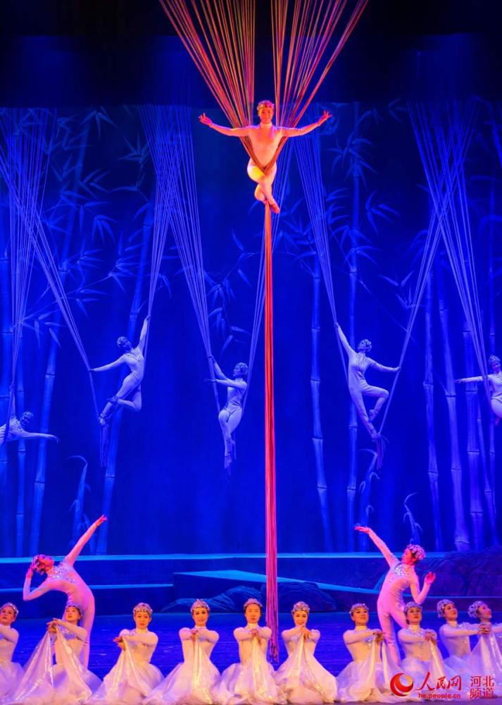 第十八届中国吴桥国际杂技艺术节国内外35个节目线上比拼精彩震撼