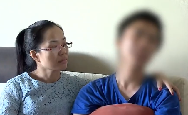 独生子被后妈虐待14年后亲妈霸气归来怒不可遏上门算账