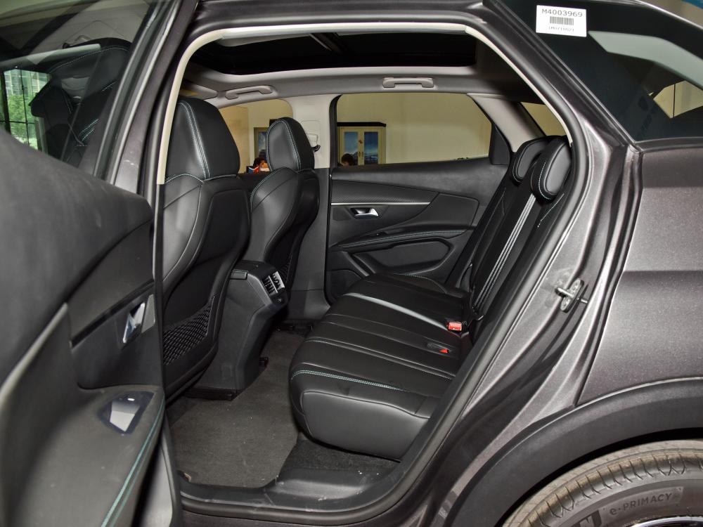 百公里油耗6.2l,宝马合作发动机,漂亮的代步suv,实拍标致4008