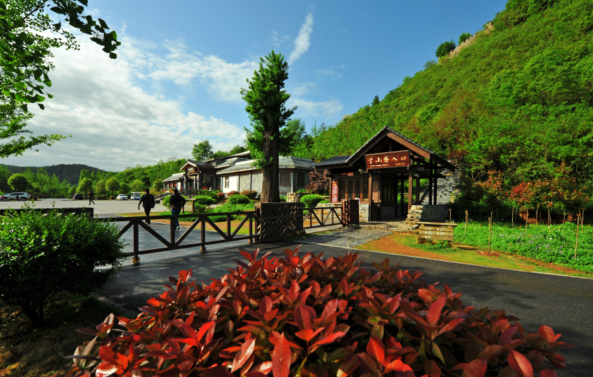 南漳春秋寨十年发展铸辉煌