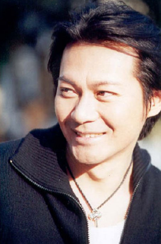 最帅唐僧江华罕露面与女儿一同现身妻子演唱会身形显瘦显憔悴