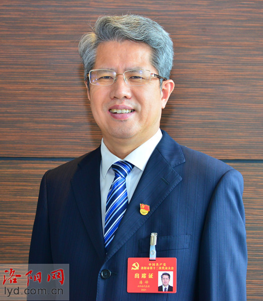 坚持富民导向以创新引领发展访市第十二次党代会代表潘峰