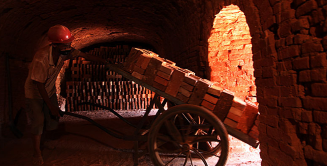 红砖房风靡多年,国家却提出禁止红砖建房?看看它的危害就知道了