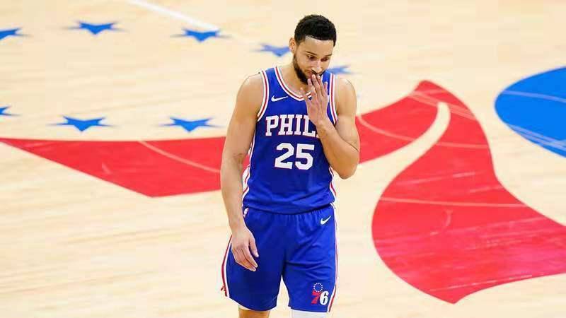 nba 西蒙斯坚持离开76人的最大原因，原来经纪公司想让其当球队老大
