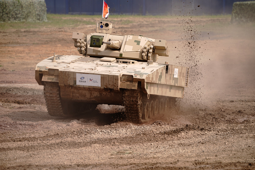 vn-17履带式步兵战车蛇形机动