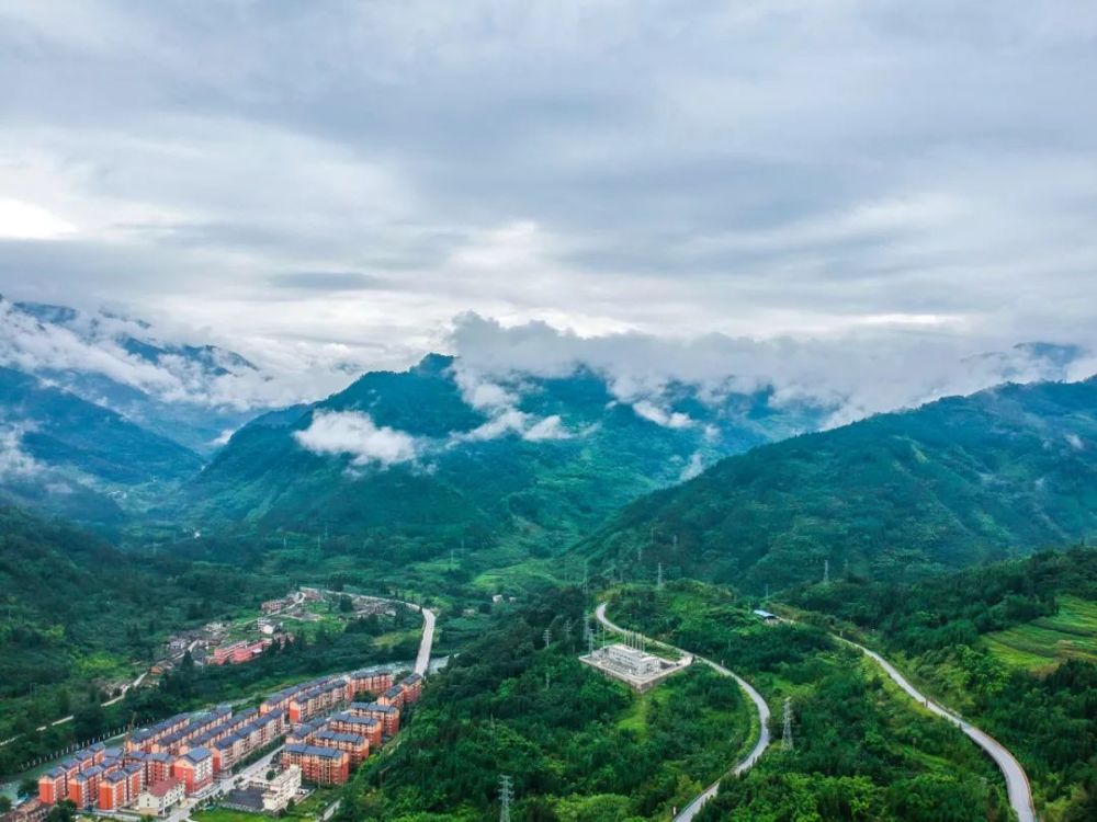 郝立艺/摄同时,已有2300多年置县史的荥经县,是人文始祖颛顼故里,西汉